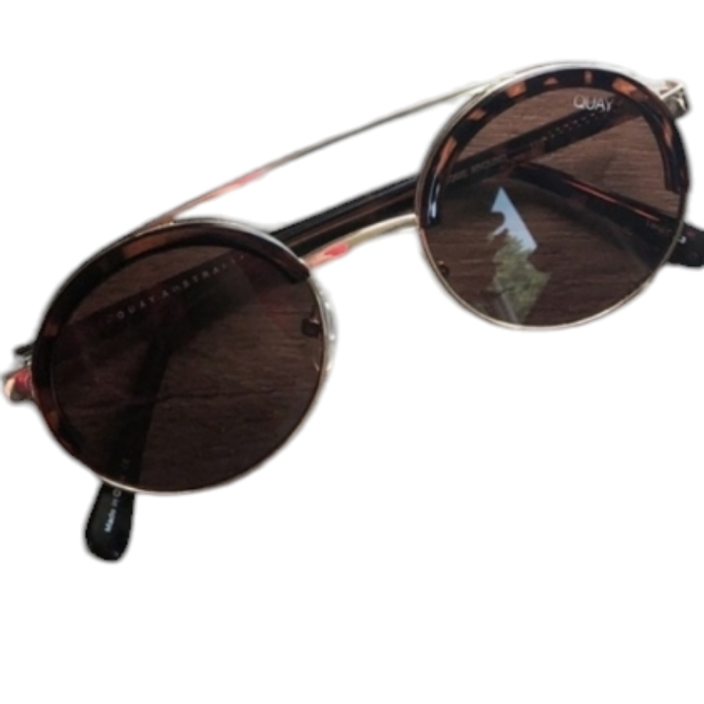 Quay Australia Round Sunglasses in Tort